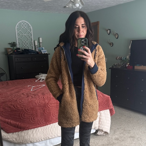 Patagonia Jackets & Blazers - Patagonia Brown Teddy Jacket with Navy Accents